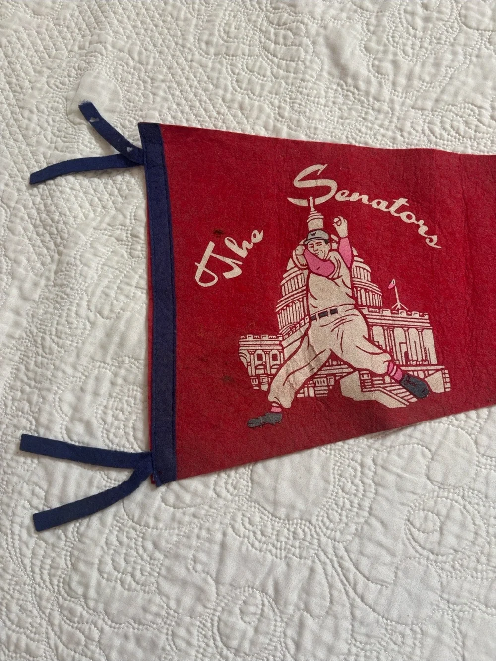 Vintage Washington Senators baseball souvenir red felt pennant capital graphics - Picture 2 of 11